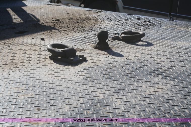 image for item F2547 1995 Ford F450 Super Duty flatbed pickup truck