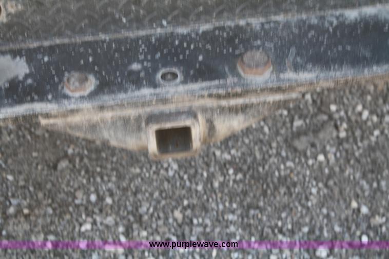 image for item F2547 1995 Ford F450 Super Duty flatbed pickup truck