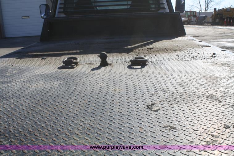 image for item F2547 1995 Ford F450 Super Duty flatbed pickup truck