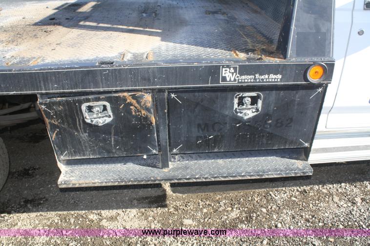 image for item F2547 1995 Ford F450 Super Duty flatbed pickup truck