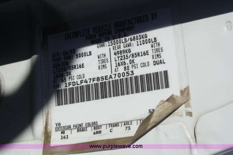 image for item F2547 1995 Ford F450 Super Duty flatbed pickup truck