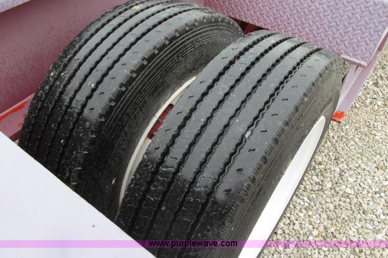 image for item F4779 1995 Fontaine TB50 50 ton detach triple axle lowboy trailer