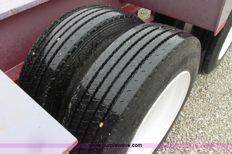 image for item F4779 1995 Fontaine TB50 50 ton detach triple axle lowboy trailer