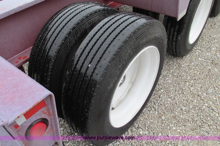 image for item F4779 1995 Fontaine TB50 50 ton detach triple axle lowboy trailer