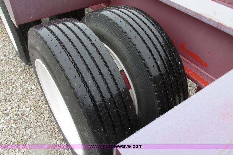 image for item F4779 1995 Fontaine TB50 50 ton detach triple axle lowboy trailer