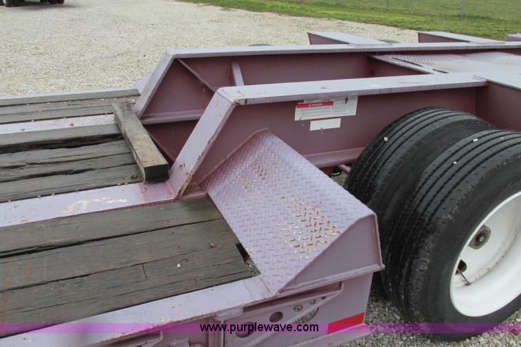 image for item F4779 1995 Fontaine TB50 50 ton detach triple axle lowboy trailer