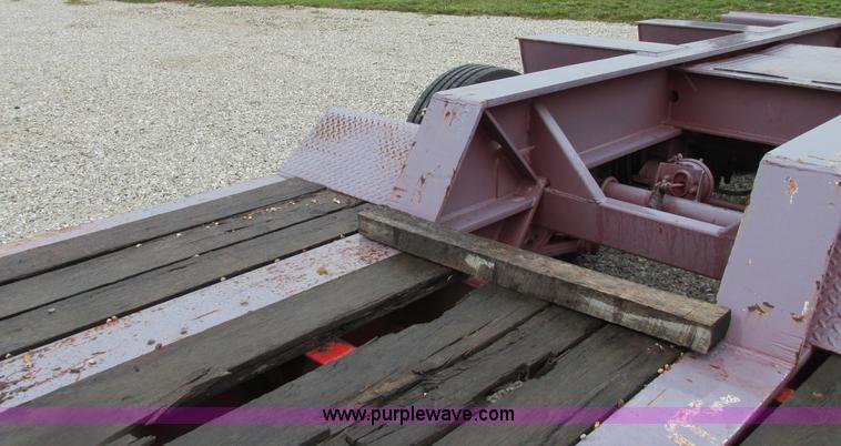image for item F4779 1995 Fontaine TB50 50 ton detach triple axle lowboy trailer