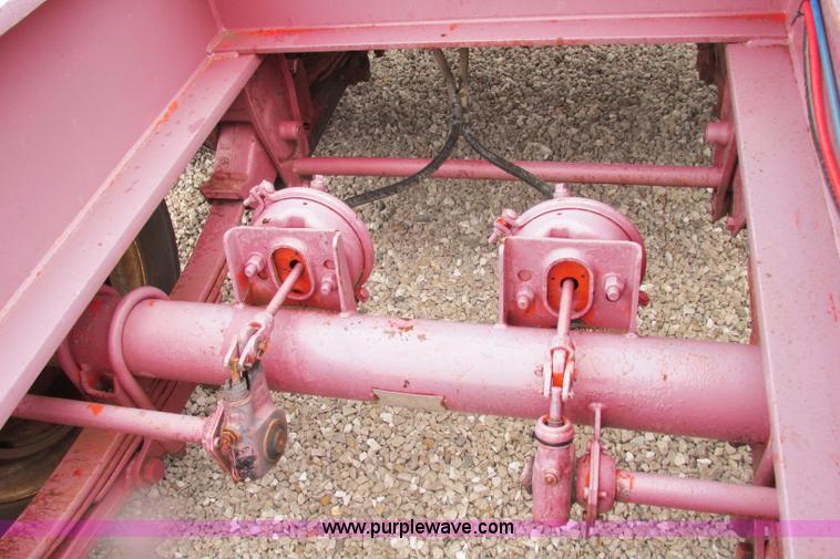 image for item F4779 1995 Fontaine TB50 50 ton detach triple axle lowboy trailer