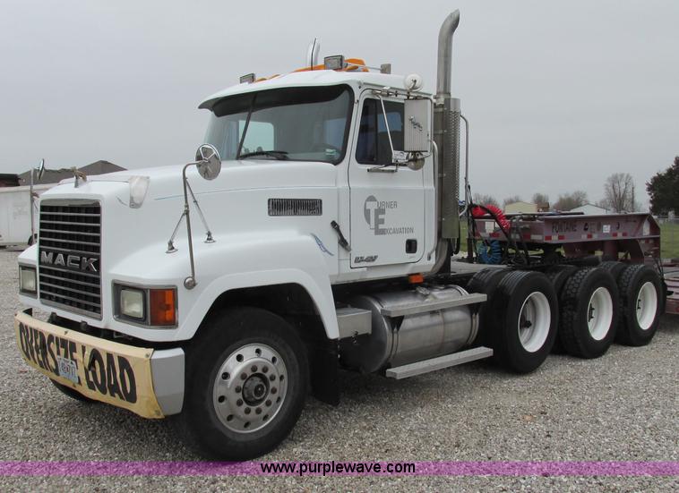 image for item F4780 1996 Mack CH613 triple axle semi truck