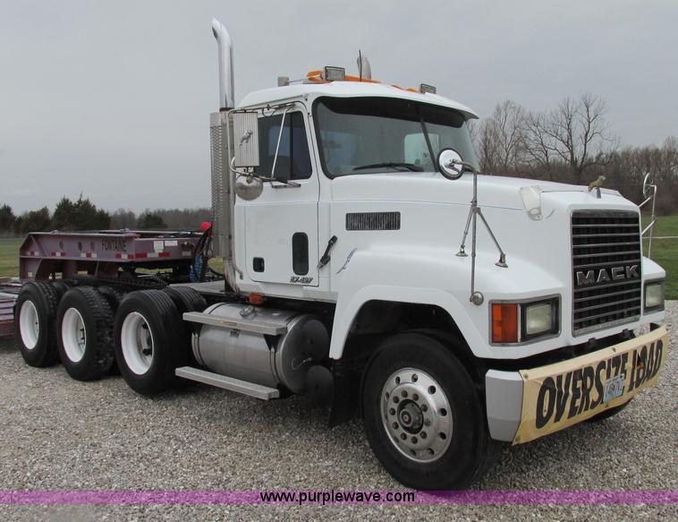 image for item F4780 1996 Mack CH613 triple axle semi truck