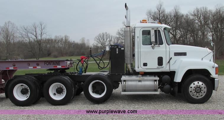 image for item F4780 1996 Mack CH613 triple axle semi truck