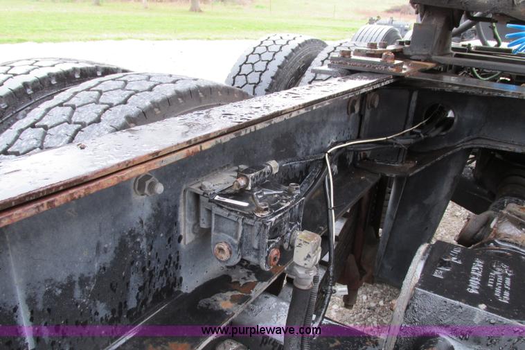 image for item F4780 1996 Mack CH613 triple axle semi truck