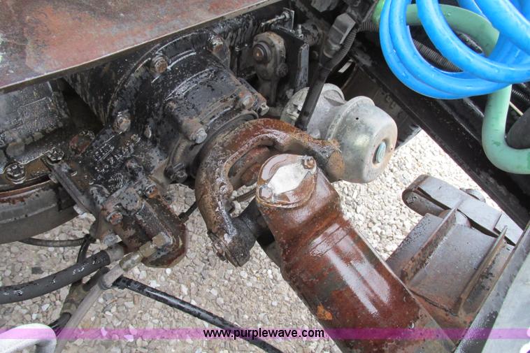 image for item F4780 1996 Mack CH613 triple axle semi truck