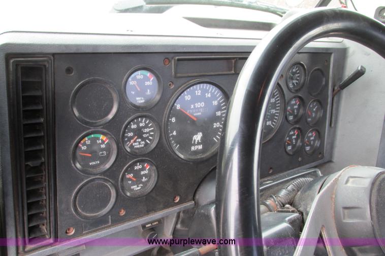 image for item F4780 1996 Mack CH613 triple axle semi truck