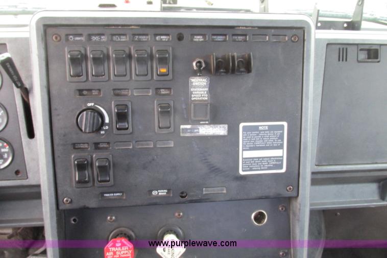 image for item F4780 1996 Mack CH613 triple axle semi truck