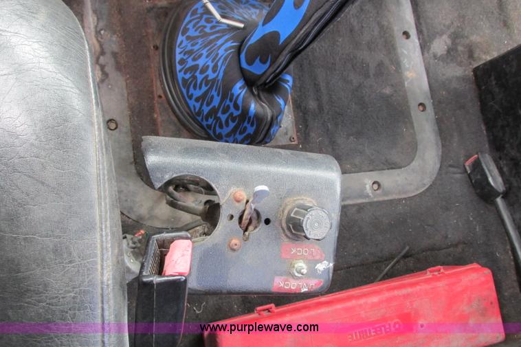 image for item F4780 1996 Mack CH613 triple axle semi truck