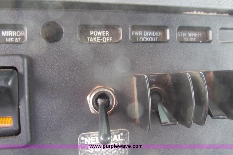 image for item F4780 1996 Mack CH613 triple axle semi truck