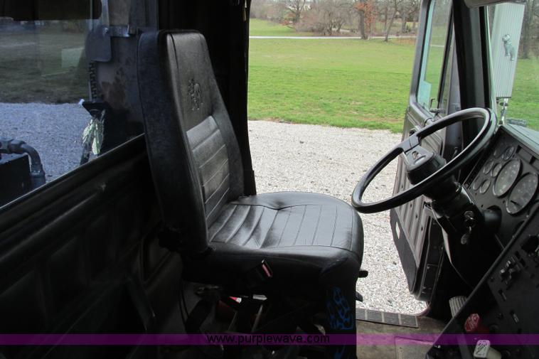 image for item F4780 1996 Mack CH613 triple axle semi truck