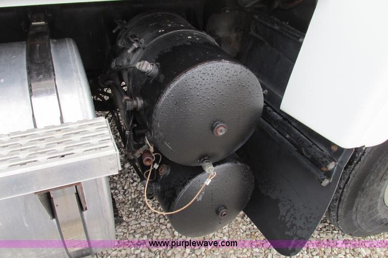 image for item F4780 1996 Mack CH613 triple axle semi truck