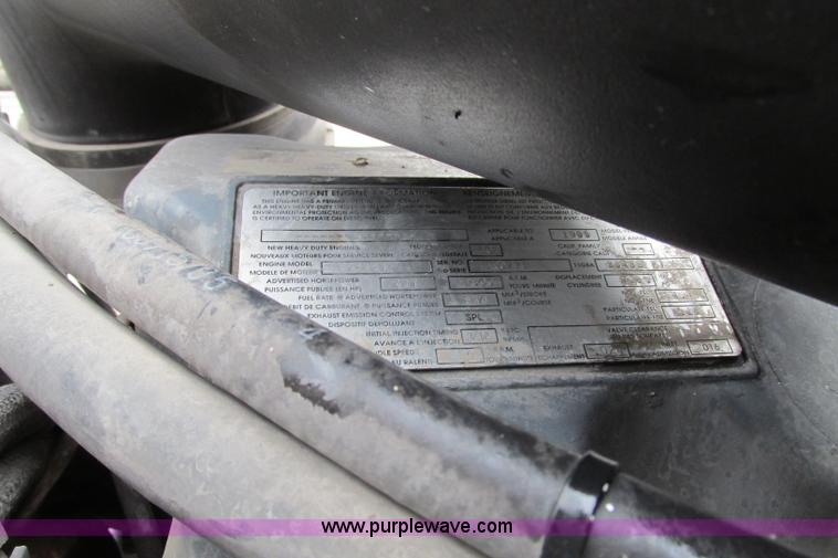 image for item F4780 1996 Mack CH613 triple axle semi truck