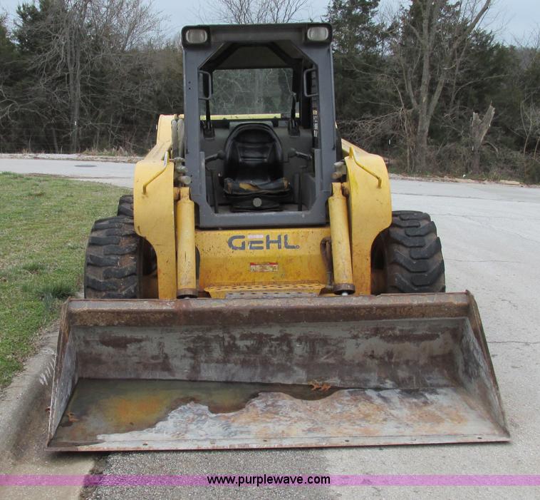 image for item F4781 2003 Gehl SL7800 skid steer