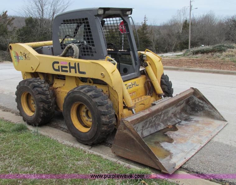 image for item F4781 2003 Gehl SL7800 skid steer