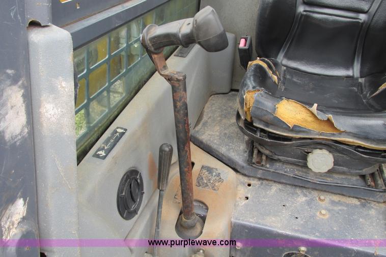 image for item F4781 2003 Gehl SL7800 skid steer