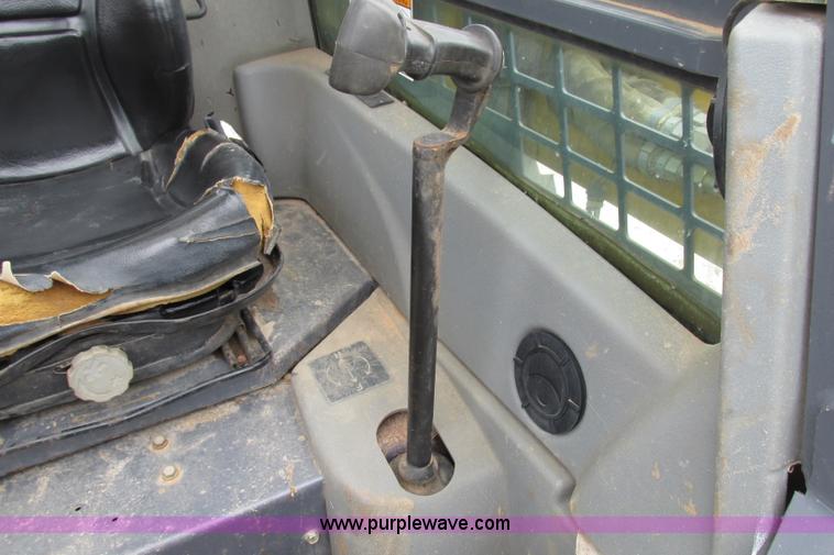 image for item F4781 2003 Gehl SL7800 skid steer