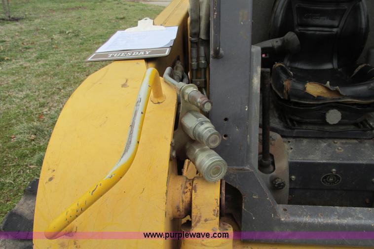 image for item F4781 2003 Gehl SL7800 skid steer