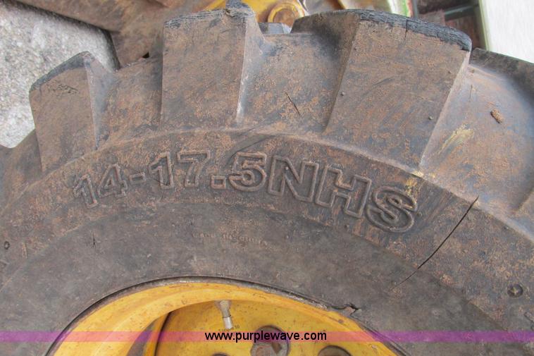 image for item F4781 2003 Gehl SL7800 skid steer