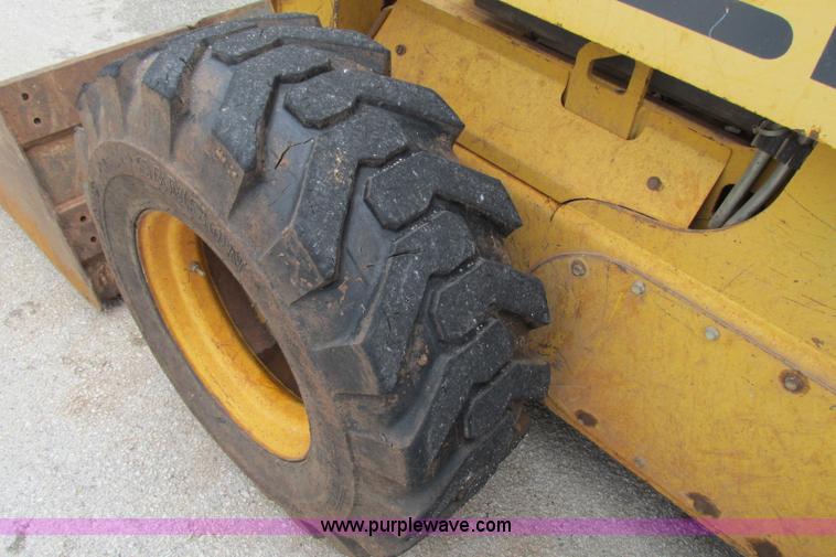 image for item F4781 2003 Gehl SL7800 skid steer