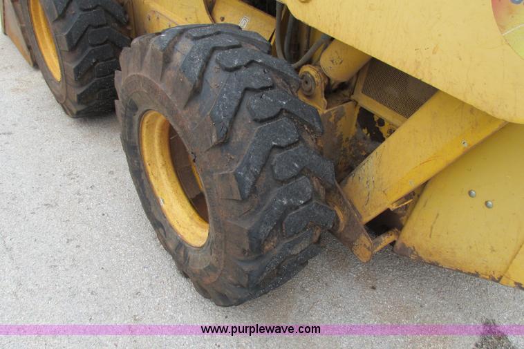 image for item F4781 2003 Gehl SL7800 skid steer