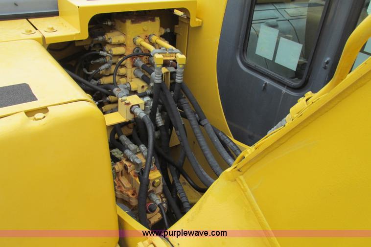 image for item F4782 2002 Komatsu PC100-6 excavator