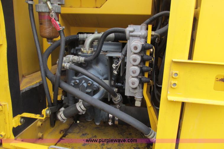image for item F4782 2002 Komatsu PC100-6 excavator