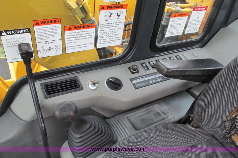 image for item F4782 2002 Komatsu PC100-6 excavator