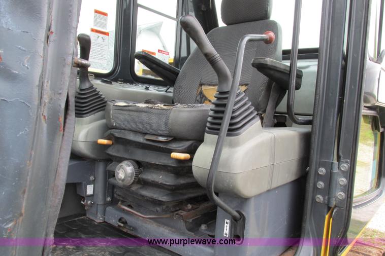 image for item F4782 2002 Komatsu PC100-6 excavator