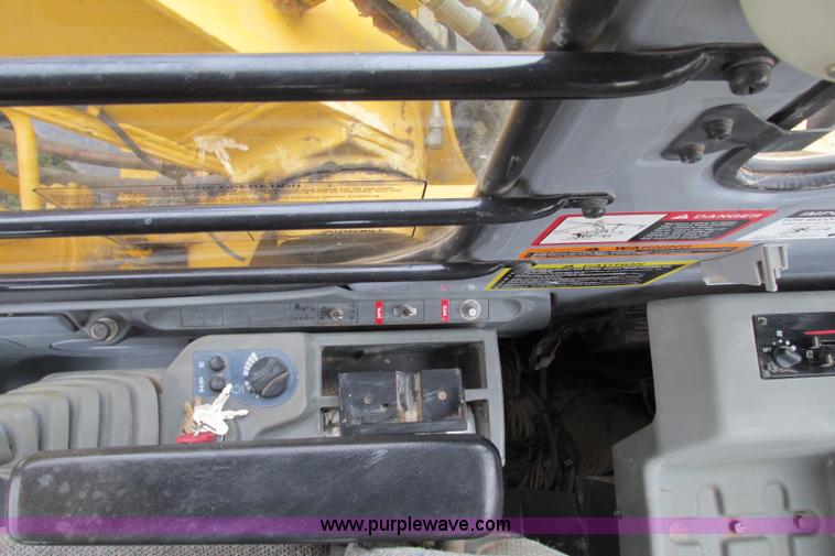 image for item F4785 1999 John Deere 160LC excavator
