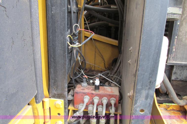 image for item F4785 1999 John Deere 160LC excavator