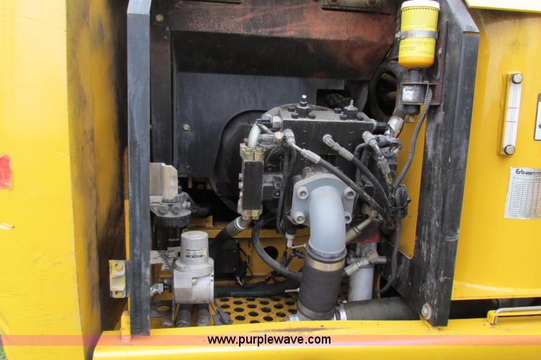 image for item F4785 1999 John Deere 160LC excavator