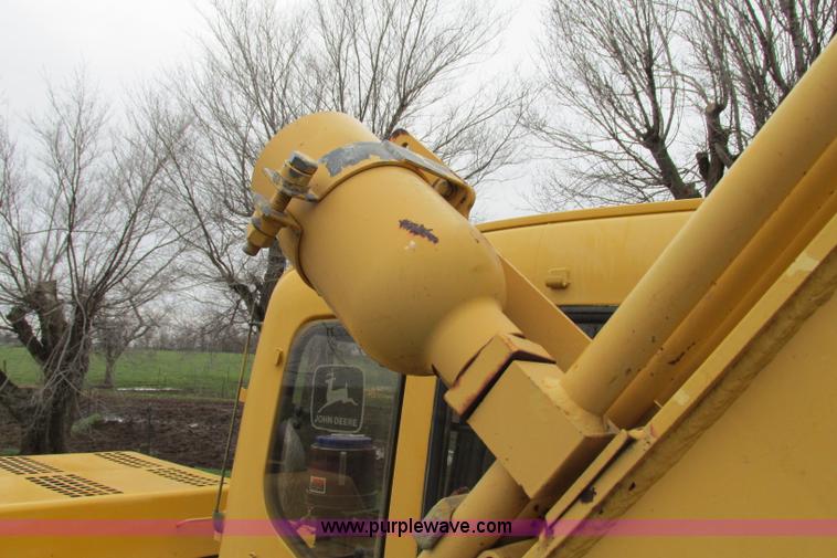 image for item F4785 1999 John Deere 160LC excavator