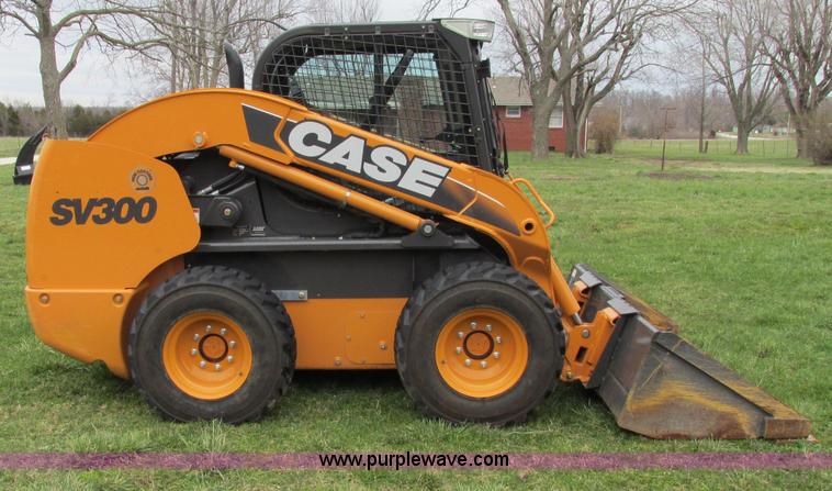 image for item F4787 2011 Case SV300 skid steer