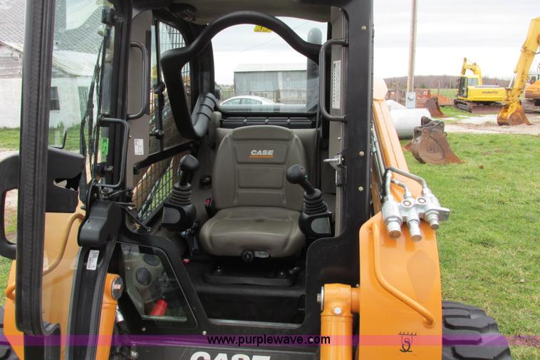 image for item F4787 2011 Case SV300 skid steer