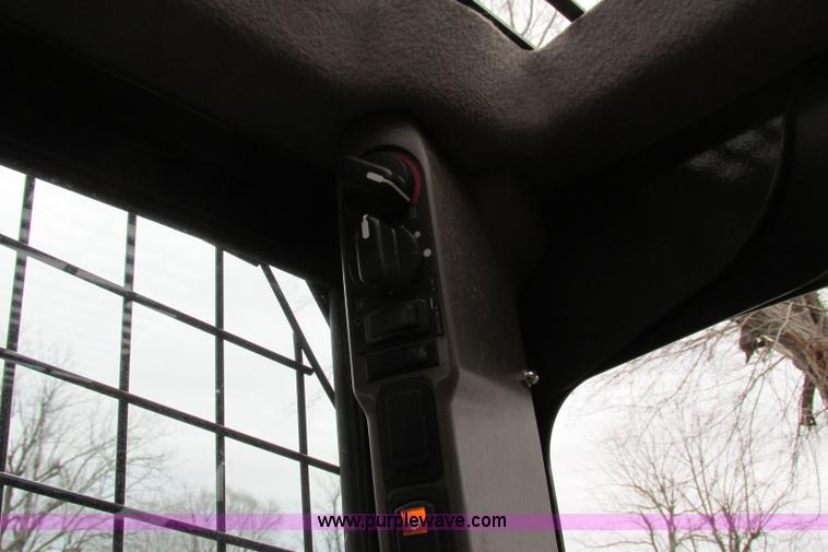 image for item F4787 2011 Case SV300 skid steer