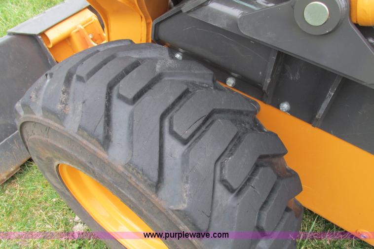 image for item F4787 2011 Case SV300 skid steer