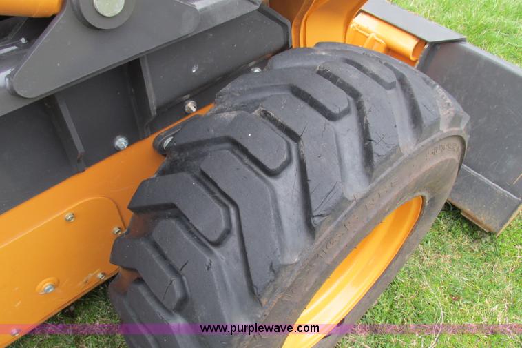 image for item F4787 2011 Case SV300 skid steer