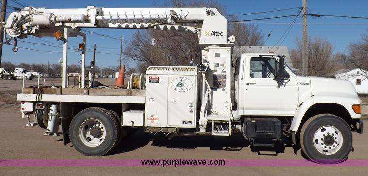 image for item F6491 1998 Ford F800 utility truck