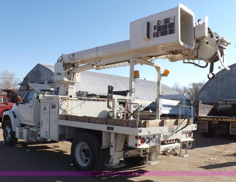 image for item F6491 1998 Ford F800 utility truck