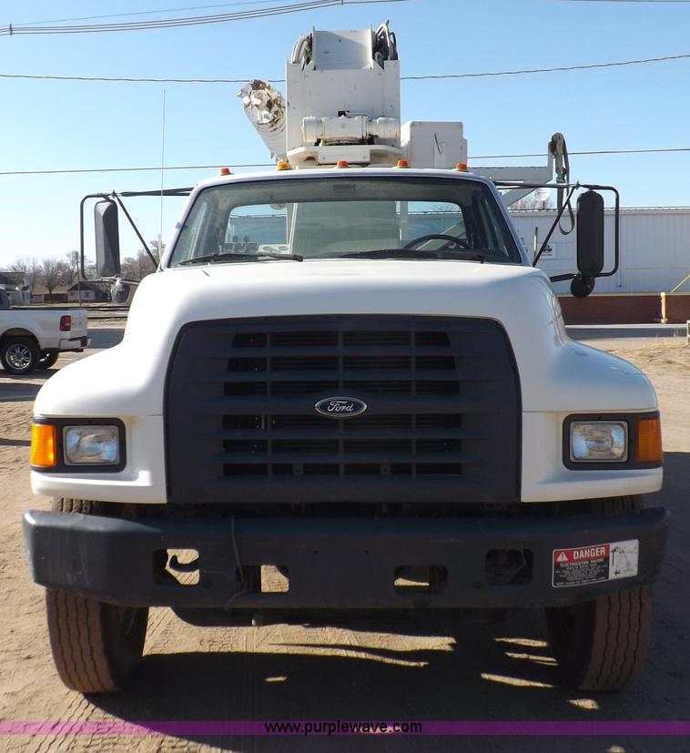 image for item F6491 1998 Ford F800 utility truck