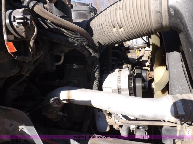 image for item F6491 1998 Ford F800 utility truck