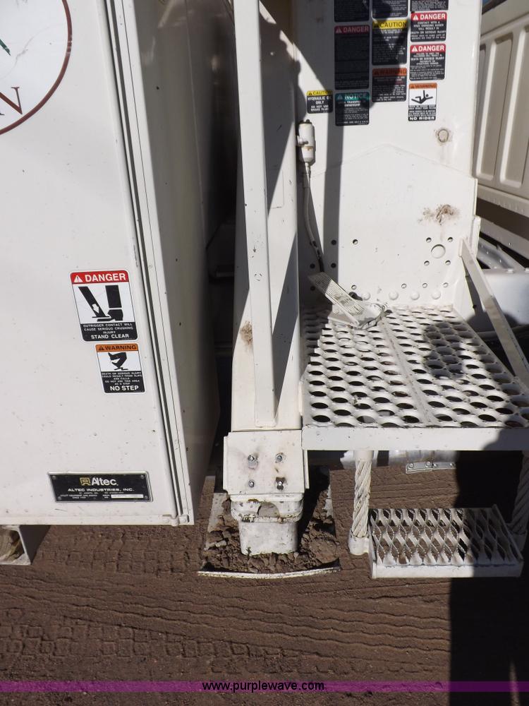 image for item F6491 1998 Ford F800 utility truck